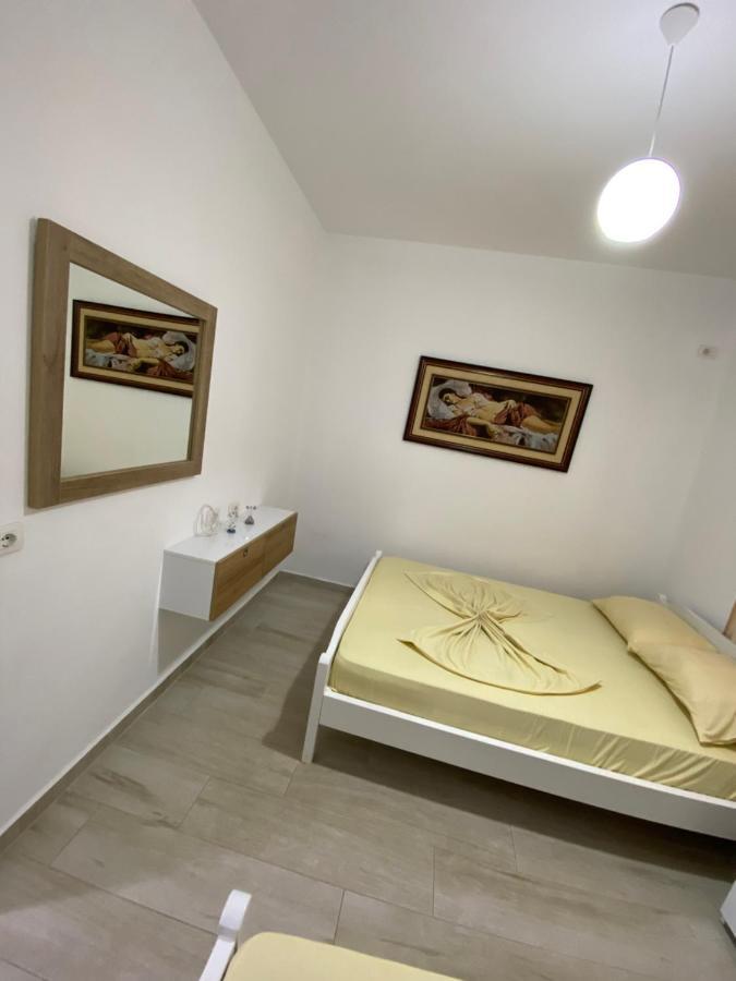 Hotel Andrea Sarande Ngoại thất bức ảnh