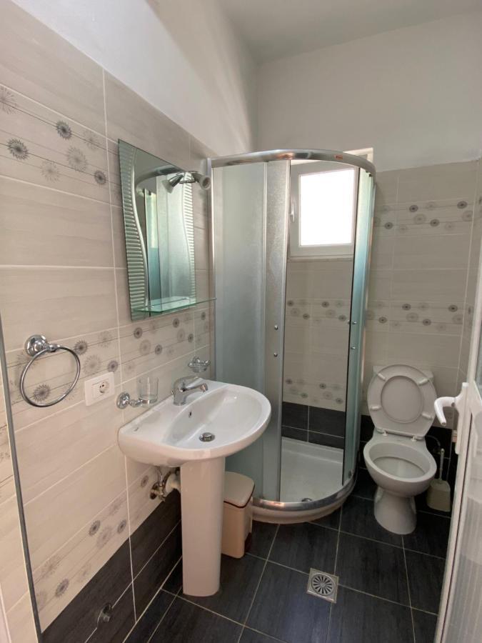 Hotel Andrea Sarande Ngoại thất bức ảnh