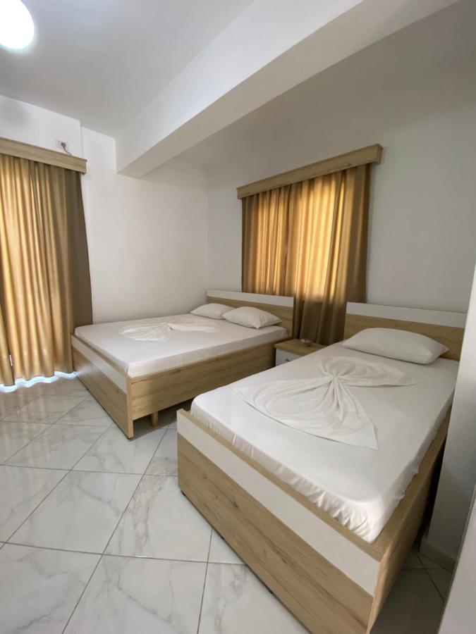 Hotel Andrea Sarande Ngoại thất bức ảnh