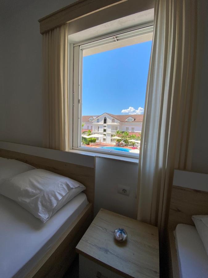 Hotel Andrea Sarande Ngoại thất bức ảnh