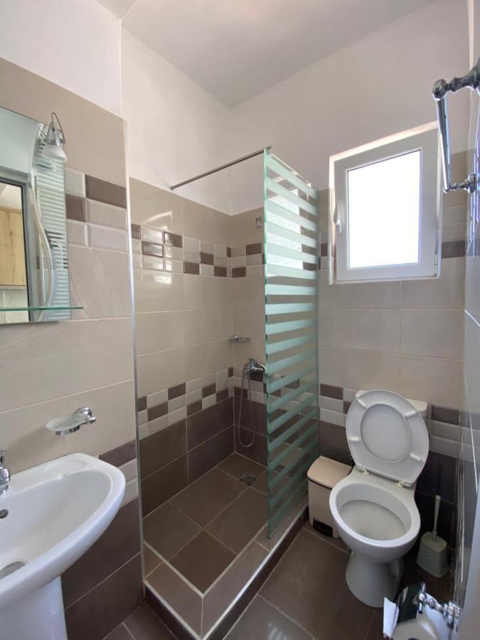 Hotel Andrea Sarande Ngoại thất bức ảnh