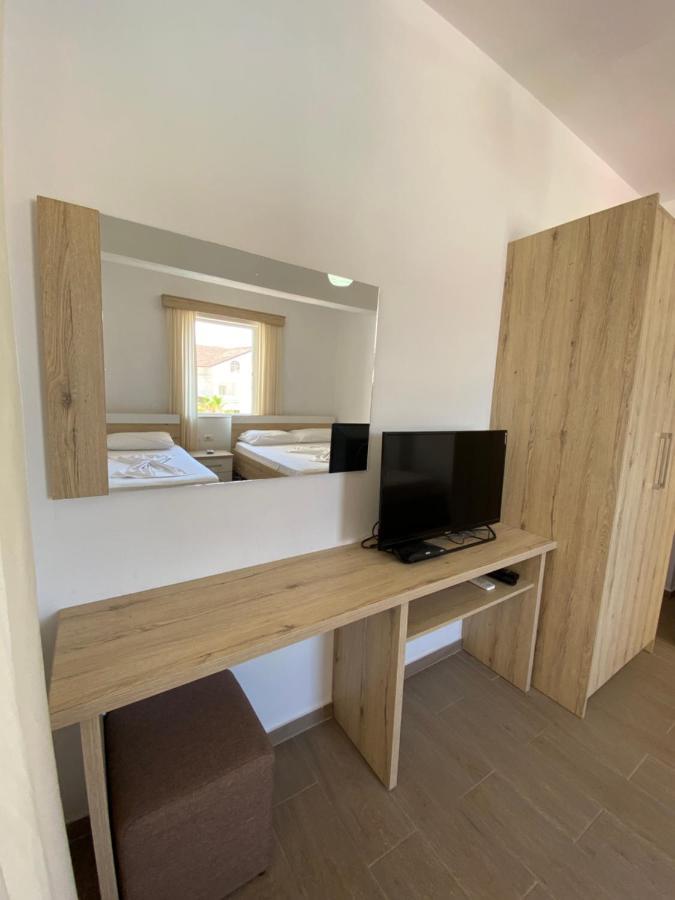 Hotel Andrea Sarande Ngoại thất bức ảnh