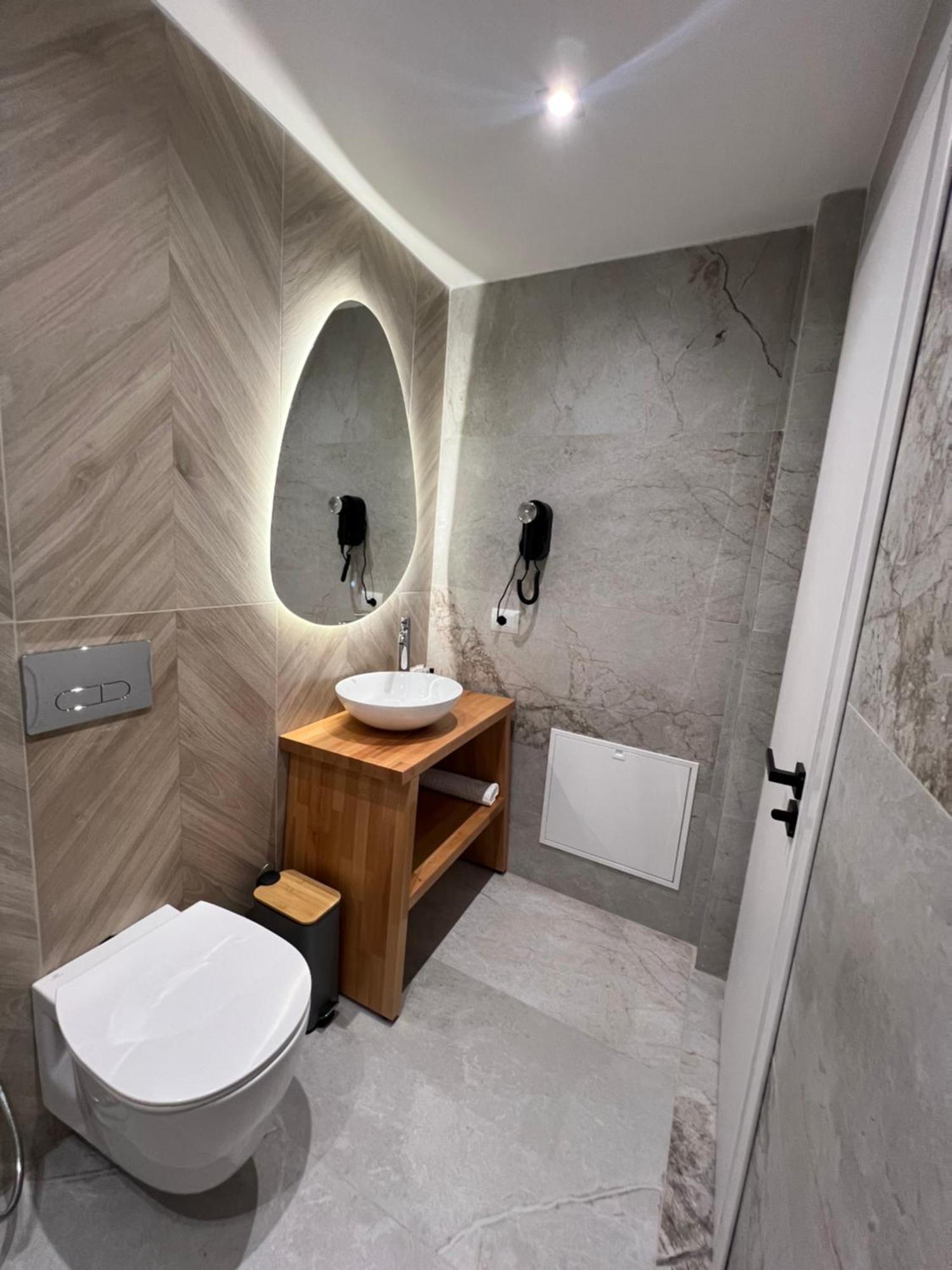 Hotel Andrea Sarande Ngoại thất bức ảnh