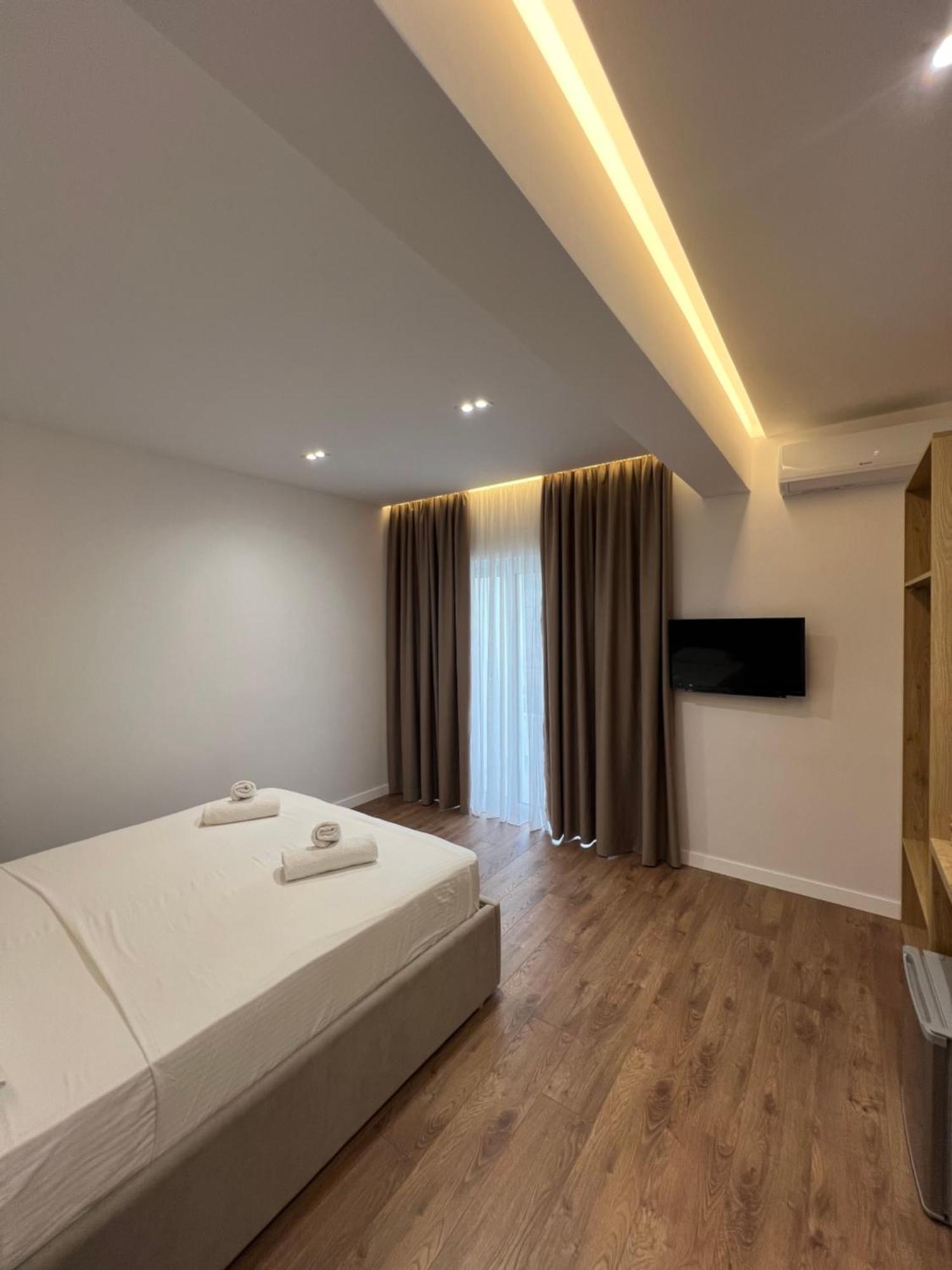 Hotel Andrea Sarande Ngoại thất bức ảnh